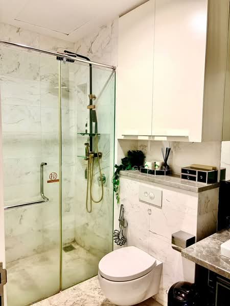 Service Residence for Sale at The Face Suites (Platinum Suites) - Miini Gan - Bathroom - PropertyGuru.com.my