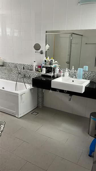 Rumah Teres 3 Tingkat untuk Dijual di Tanjung Bungah (Penang) - Li Fang - Bathroom - PropertyGuru.com.my