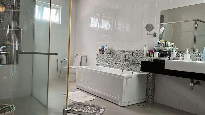 Rumah Teres 3 Tingkat untuk Dijual di Tanjung Bungah (Penang) - Li Fang - Bathroom - PropertyGuru.com.my