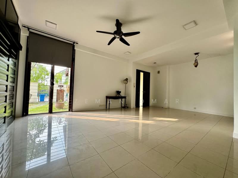 2-storey Terraced House for Sale in Bukit Jelutong (Shah Alam) - Hazeman Omar - Living Room - PropertyGuru.com.my