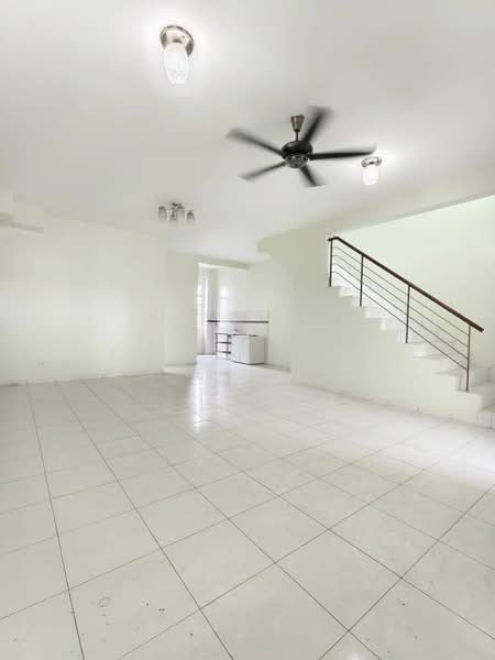 Rumah Teres 2 Tingkat untuk Dijual di Taman Setia Indah (Tebrau) - Coco Feng Lily - Living Room - PropertyGuru.com.my