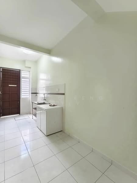Rumah Teres 2 Tingkat untuk Dijual di Taman Setia Indah (Tebrau) - Coco Feng Lily - Kitchen - PropertyGuru.com.my
