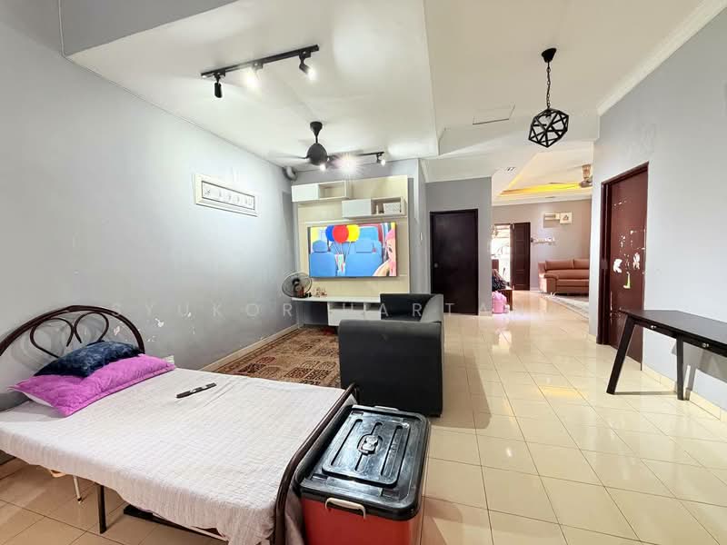 Semi-Detached House for Sale in Klang (Selangor) - Syukor Hartanah - Living Room - PropertyGuru.com.my