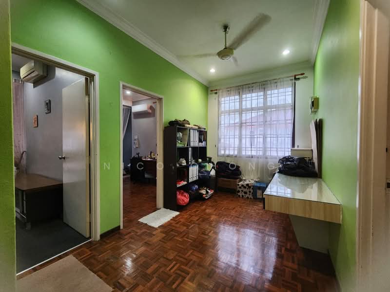 Rumah Teres 2 Tingkat untuk Dijual di Taman Setia Indah (Tebrau) - Nico Chong - Living Room - PropertyGuru.com.my