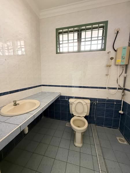 2-storey Terraced House for Sale in Taman Daya (Johor Bahru) - Coco Feng Lily - Bathroom - PropertyGuru.com.my