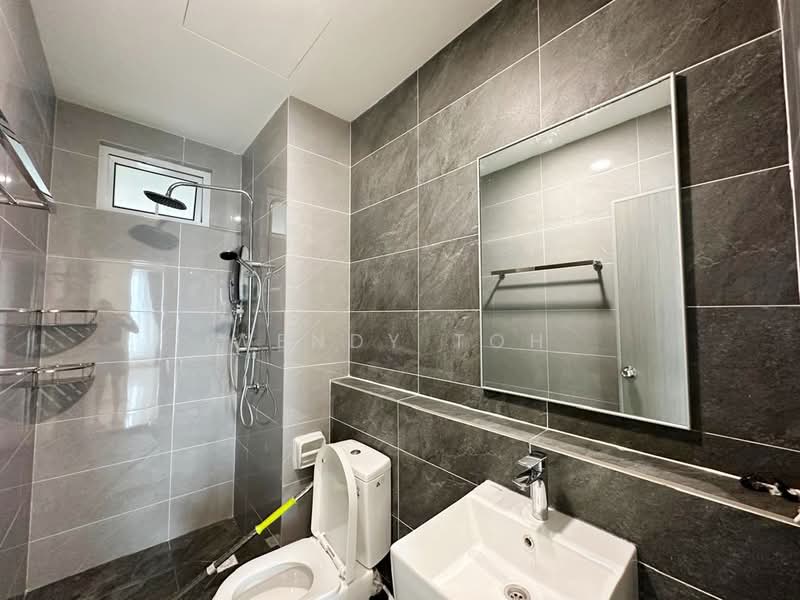 Kondominium untuk Disewa di Lucerne Residences - Wendy Toh - Bathroom - PropertyGuru.com.my