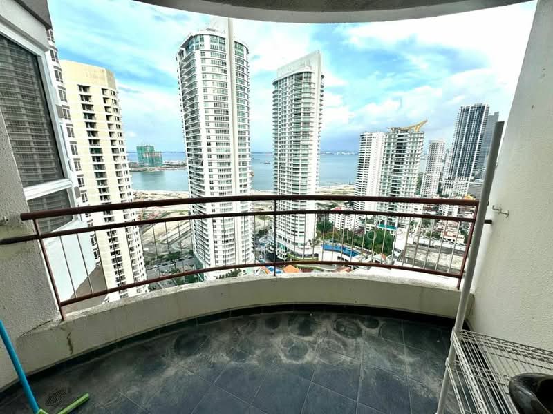 Kondominium untuk Disewa di Gurney Park Condominium - Marcus Choo - Balcony - PropertyGuru.com.my