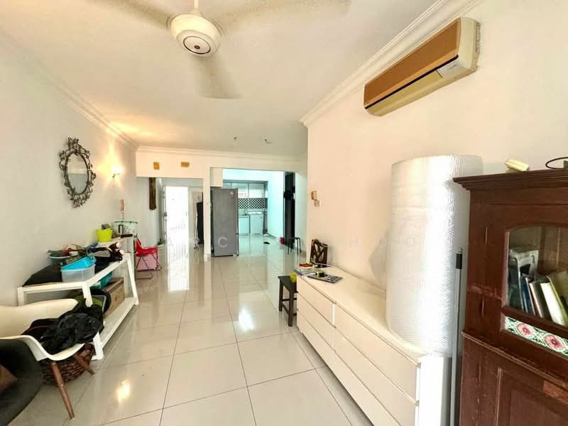 Kondominium untuk Disewa di Gurney Park Condominium - Marcus Choo - Living Room - PropertyGuru.com.my