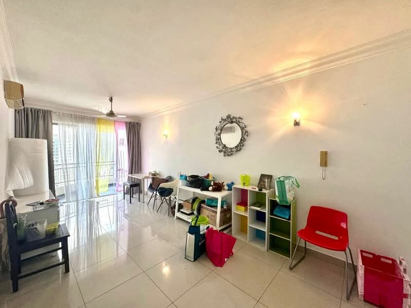 Kondominium untuk Disewa di Gurney Park Condominium - Marcus Choo - Living Room - PropertyGuru.com.my