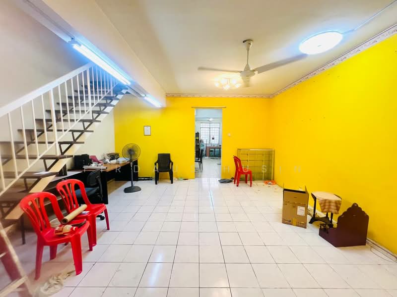 2-storey Terraced House for Sale in Bandar Mahkota Cheras (Cheras) - Firdaus Husin - Living Room - PropertyGuru.com.my