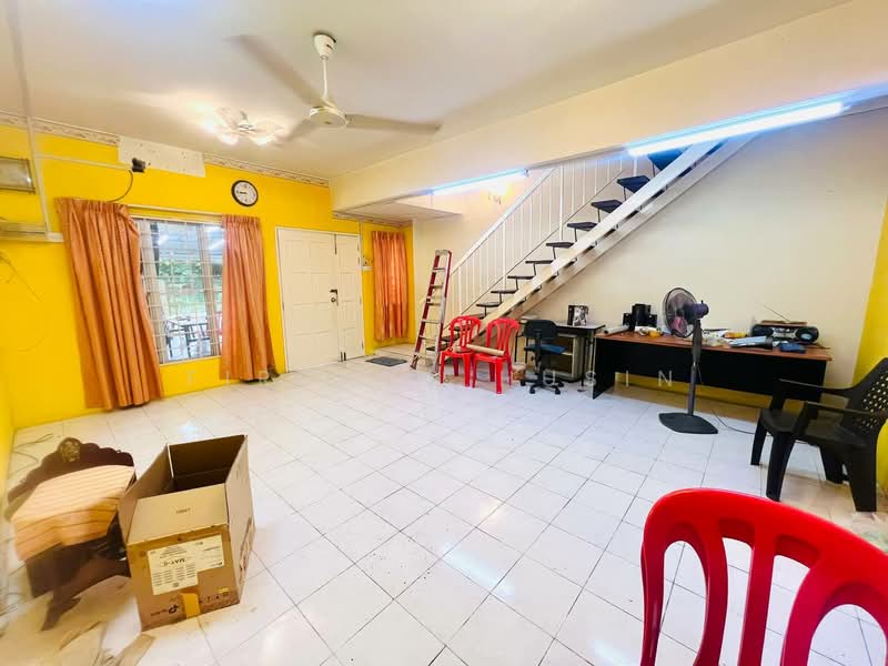 2-storey Terraced House for Sale in Bandar Mahkota Cheras (Cheras) - Firdaus Husin - Living Room - PropertyGuru.com.my