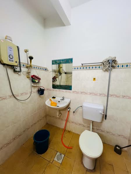2-storey Terraced House for Sale in Bandar Mahkota Cheras (Cheras) - Firdaus Husin - Bathroom - PropertyGuru.com.my