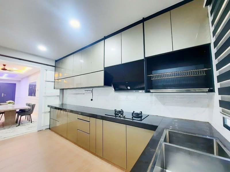 2-storey Terraced House for Sale in Bandar Putera 2 (Klang) - Nazrin Hakimin - Kitchen - PropertyGuru.com.my