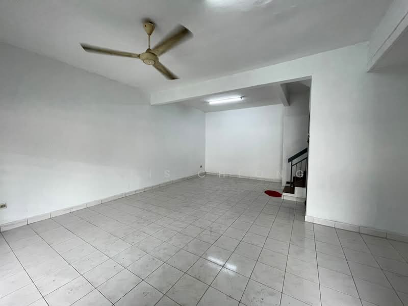 Rumah Teres 2 Tingkat untuk Dijual di Saujana Damansara (Damansara Damai) - Yanis Cheong - Living Room - PropertyGuru.com.my