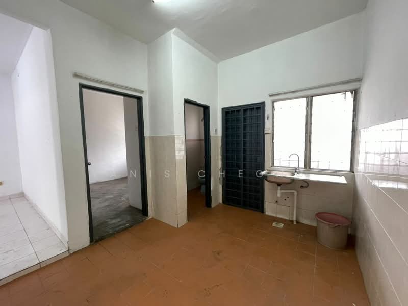 Rumah Teres 2 Tingkat untuk Dijual di Saujana Damansara (Damansara Damai) - Yanis Cheong - Kitchen - PropertyGuru.com.my