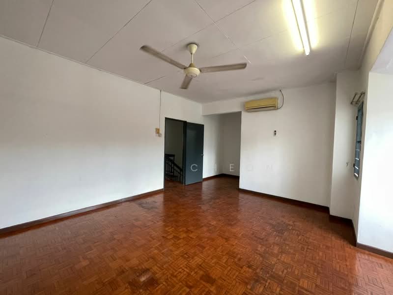 Rumah Teres 2 Tingkat untuk Dijual di Saujana Damansara (Damansara Damai) - Yanis Cheong - Living Room - PropertyGuru.com.my