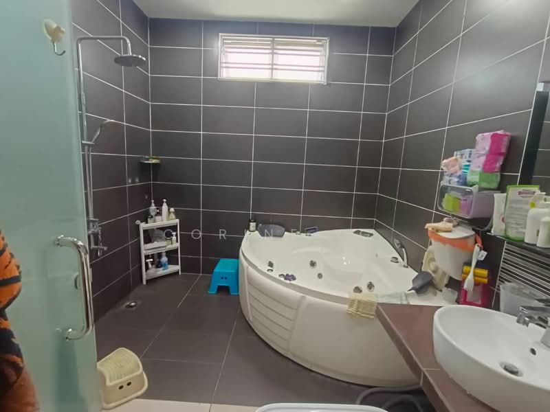2.5-storey Terraced House for Sale in Bandar Seri Alam (Masai) - Corine YG - Bathroom - PropertyGuru.com.my