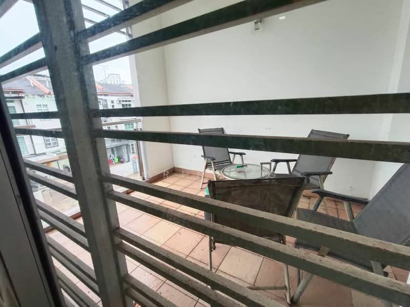 2.5-storey Terraced House for Sale in Bandar Seri Alam (Masai) - Corine YG - Balcony - PropertyGuru.com.my