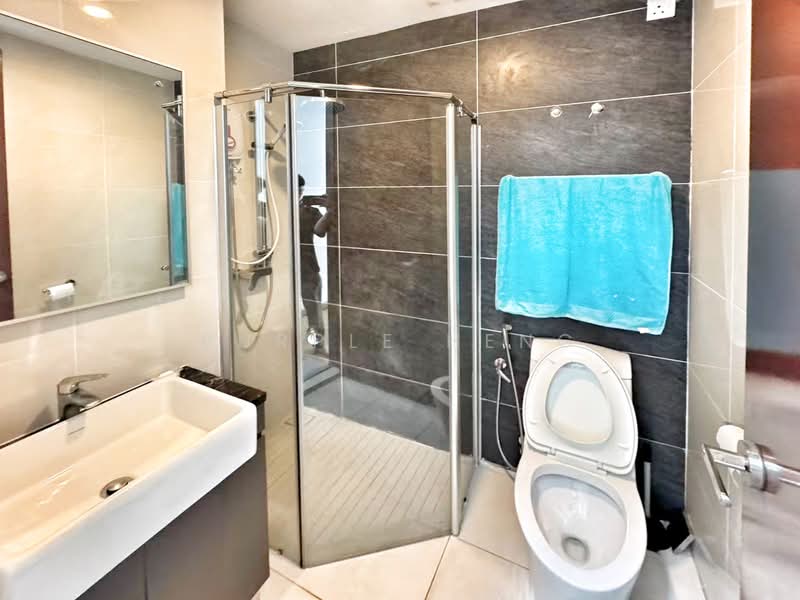 Kondominium untuk Dijual di Royal Strand @ Country Garden Danga Bay - Purple Heng - Bathroom - PropertyGuru.com.my