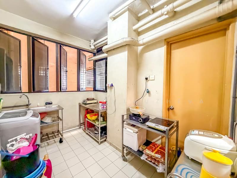 Condominium for Sale at Vista Komanwel A - Zarema Kulbuzheva - Kitchen - PropertyGuru.com.my