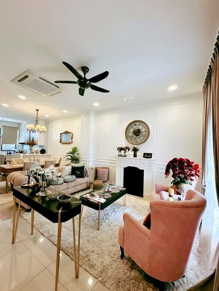 Rumah Teres 2 Tingkat untuk Dijual di Eco Grandeur (Puncak Alam) - Mohd Aizat Saiful Bahri - Living Room - PropertyGuru.com.my