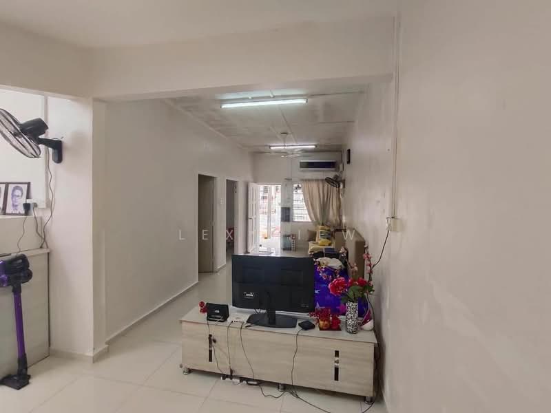 Rumah Teres 1 Tingkat untuk Dijual di Taman Century (Johor Bahru) - Lex Hiew - Living Room - PropertyGuru.com.my