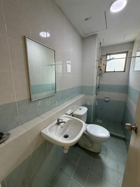 Apartment for Sale at Danga View Apartment - Zoey Lee - Bathroom - PropertyGuru.com.my