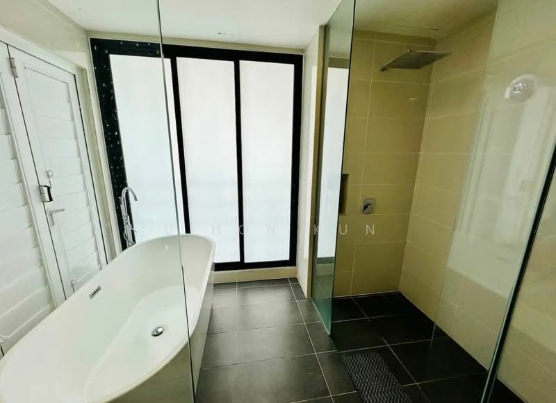 Servis Apartment untuk Disewa di Southkey Mosaic - U Hon Kun - Bathroom - PropertyGuru.com.my