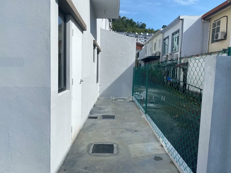 3-storey Terraced House for Sale in Ukay Bistari (Ulu Kelang) - calvin Chin - Exterior - PropertyGuru.com.my