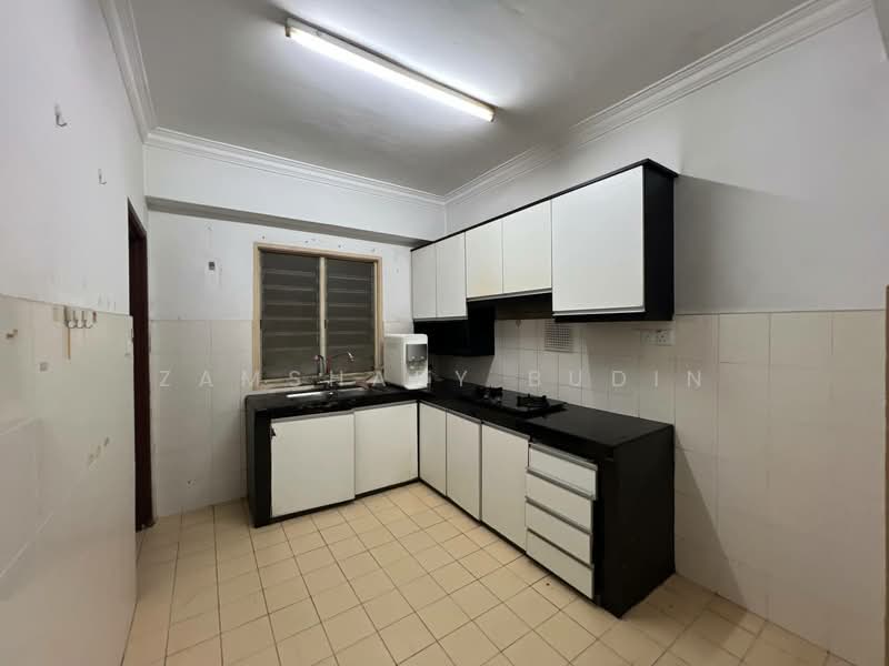 Apartment for Sale at Sri Dahlia - Zamshary Budin - Kitchen - PropertyGuru.com.my