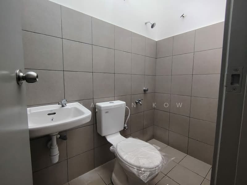 Rumah Teres untuk Disewa di Kluang (Johor) - Chia Yin Kow - Bathroom - PropertyGuru.com.my