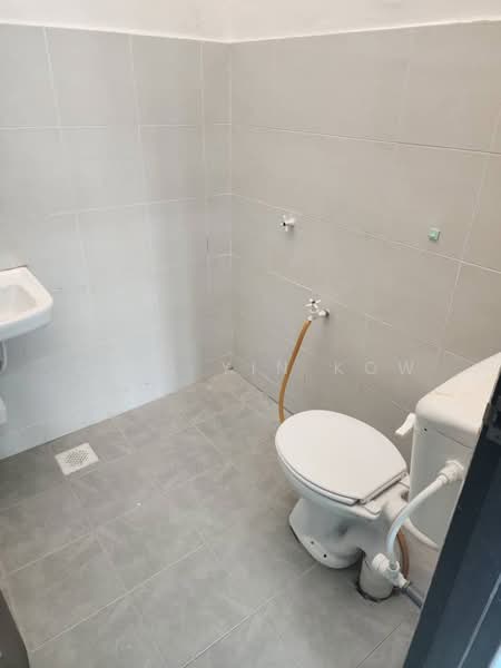 Rumah Teres untuk Disewa di Kluang (Johor) - Chia Yin Kow - Bathroom - PropertyGuru.com.my
