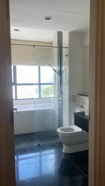 Kondominium untuk Disewa di KM1 West - Orange Tang - Bathroom - PropertyGuru.com.my