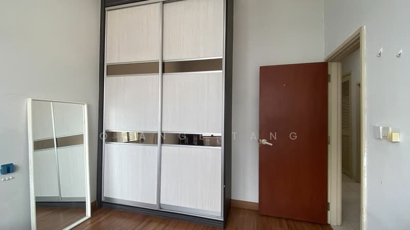 Kondominium untuk Disewa di KM1 West - Orange Tang - Bedroom - PropertyGuru.com.my