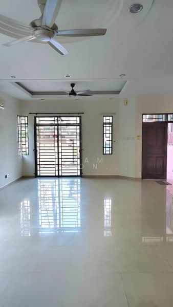 Rumah Berkembar untuk Dijual di Emerald Park (Bayan Lepas) - Liam Khoon Khoo - Living Room - PropertyGuru.com.my