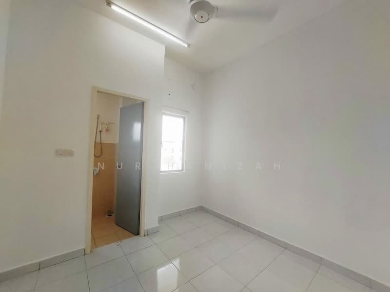 2-storey Terraced House for Rent in Bandar Puncak Alam (Puncak Alam) - Nur Hanizah - Bathroom - PropertyGuru.com.my