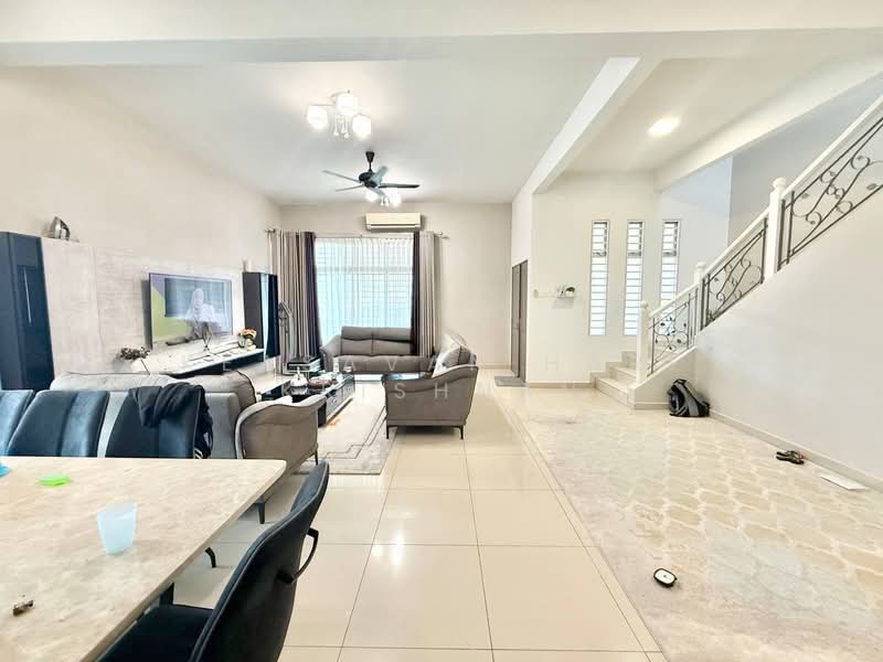 2-storey Terraced House for Sale in Seksyen 8 (Bangi) - Keasavan Hari Krishnan - Living Room - PropertyGuru.com.my