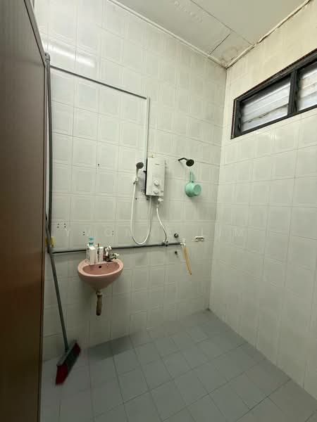 Rumah Teres 1 Tingkat untuk Dijual di Taman Ungku Tun Aminah (Skudai) - Yvonne Lim - Bathroom - PropertyGuru.com.my