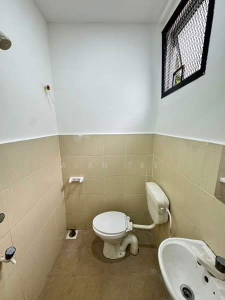 2.5-storey Terraced House for Sale in Taman Scientex Pasir Gudang (Pasir Gudang) - Alan Tee - Bathroom - PropertyGuru.com.my