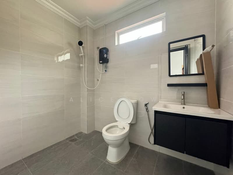 Rumah Teres 2 Tingkat untuk Dijual di Rawang Perdana 2 (Rawang) - Alice Low - Bathroom - PropertyGuru.com.my