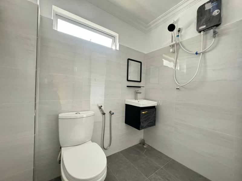 Rumah Teres 2 Tingkat untuk Dijual di Rawang Perdana 2 (Rawang) - Alice Low - Bathroom - PropertyGuru.com.my