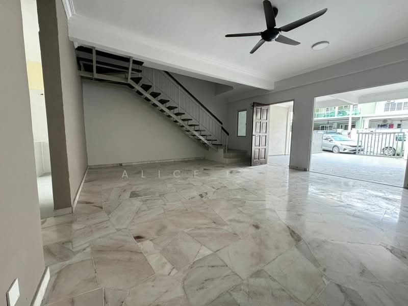 Rumah Teres 2 Tingkat untuk Dijual di Rawang Perdana 2 (Rawang) - Alice Low - Living Room - PropertyGuru.com.my