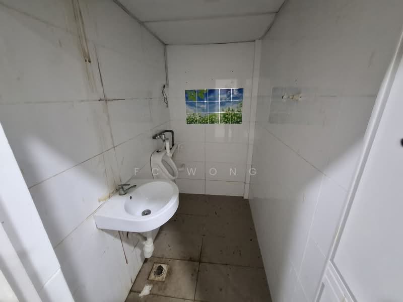 Shop for Sale in Desa Jaya Kepong (Kepong) - FC Wong - Bathroom - PropertyGuru.com.my