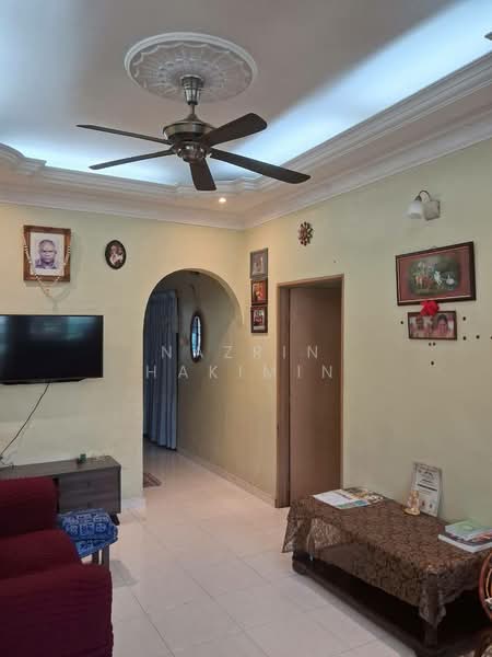 1-storey Terraced House for Sale in Taman Mewah Jaya 3 (Klang) - Nazrin Hakimin - Living Room - PropertyGuru.com.my