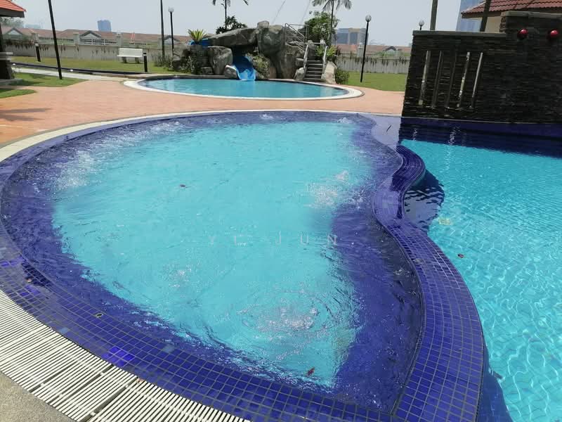 Condominium for Rent at Aseana Puteri - Yi Jun - Pool - PropertyGuru.com.my