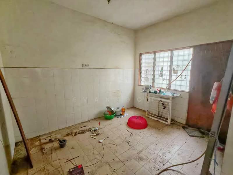 2-storey Terraced House for Sale in Saujana Puchong (Puchong) - Evan Goh - Kitchen - PropertyGuru.com.my