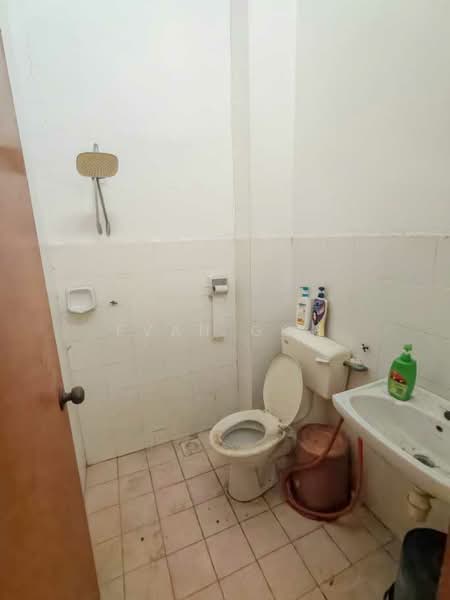 2-storey Terraced House for Sale in Saujana Puchong (Puchong) - Evan Goh - Bathroom - PropertyGuru.com.my