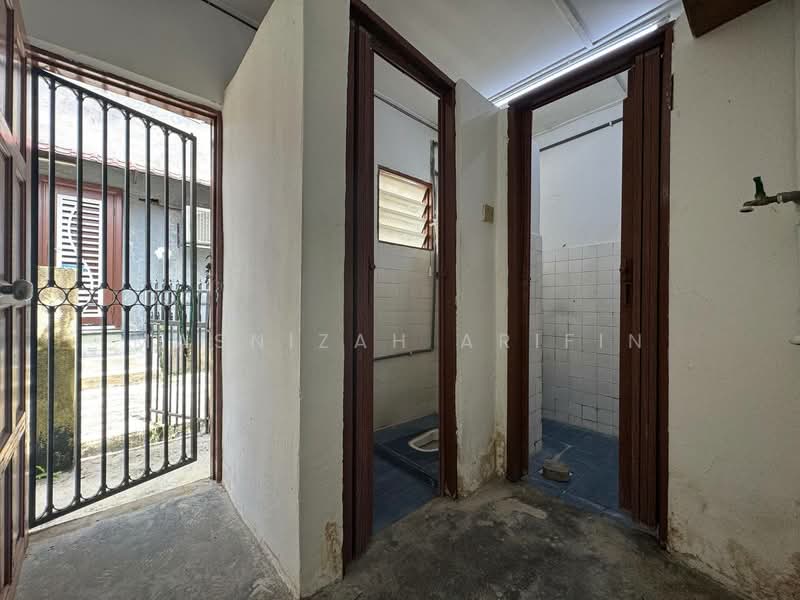 1-storey Terraced House for Sale in Bandar Tun Razak (Cheras) - Masnizah Arifin - Bathroom - PropertyGuru.com.my