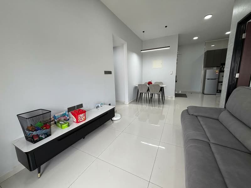 Condominium for Sale at Amberside @ Country Garden Danga Bay - Siow Yan Er - Living Room - PropertyGuru.com.my