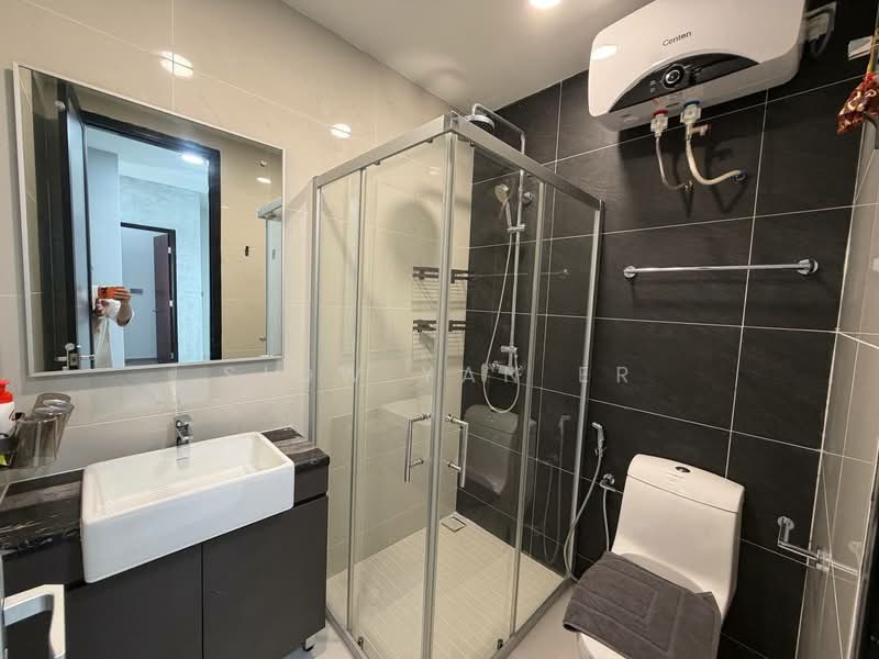 Condominium for Sale at Amberside @ Country Garden Danga Bay - Siow Yan Er - Bathroom - PropertyGuru.com.my